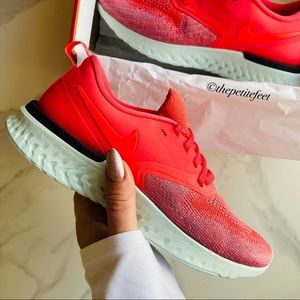 NWT Nike odyssey react 2 flyknit running shoes